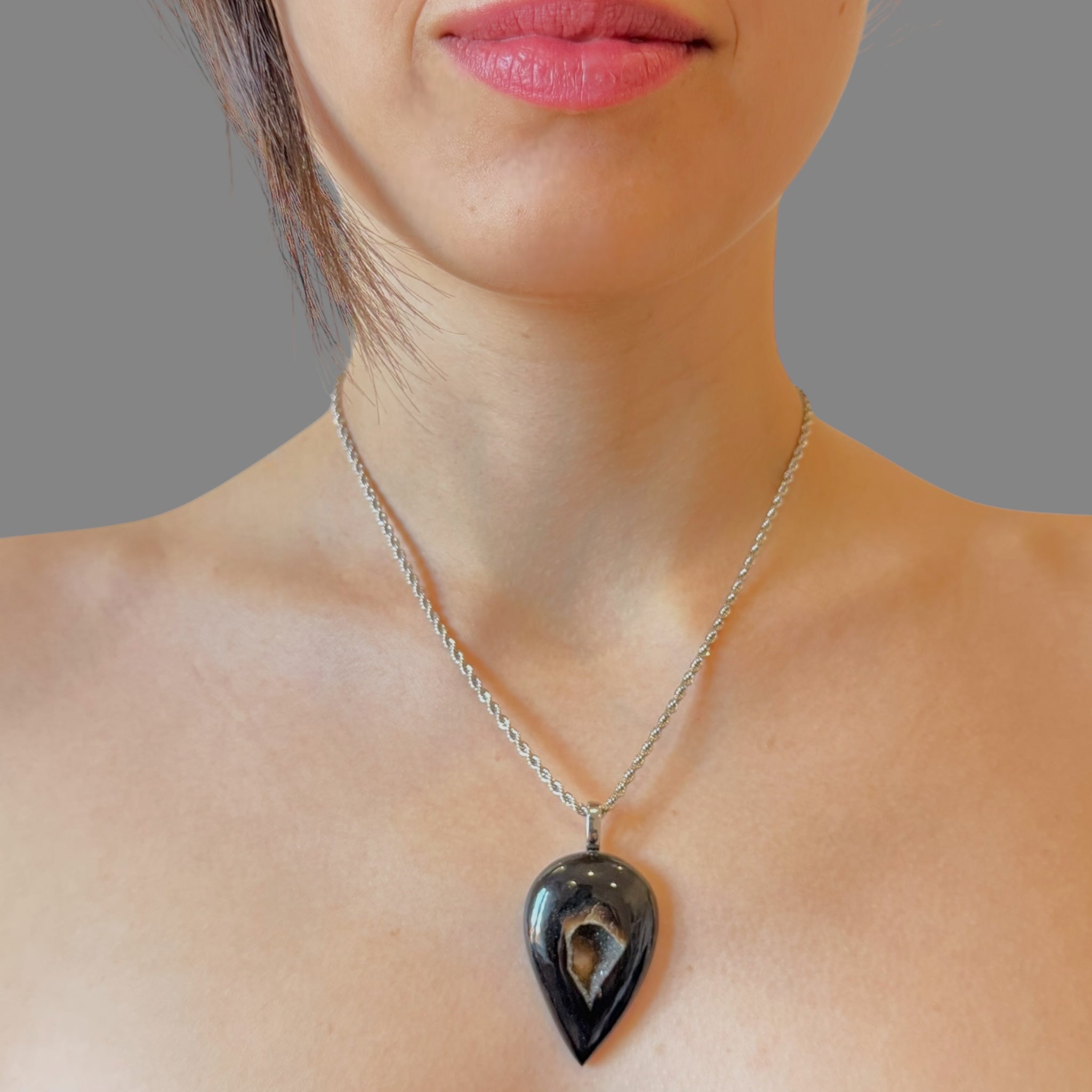 Collana drusa onice nera 41x27 mm Sharifa Crystals